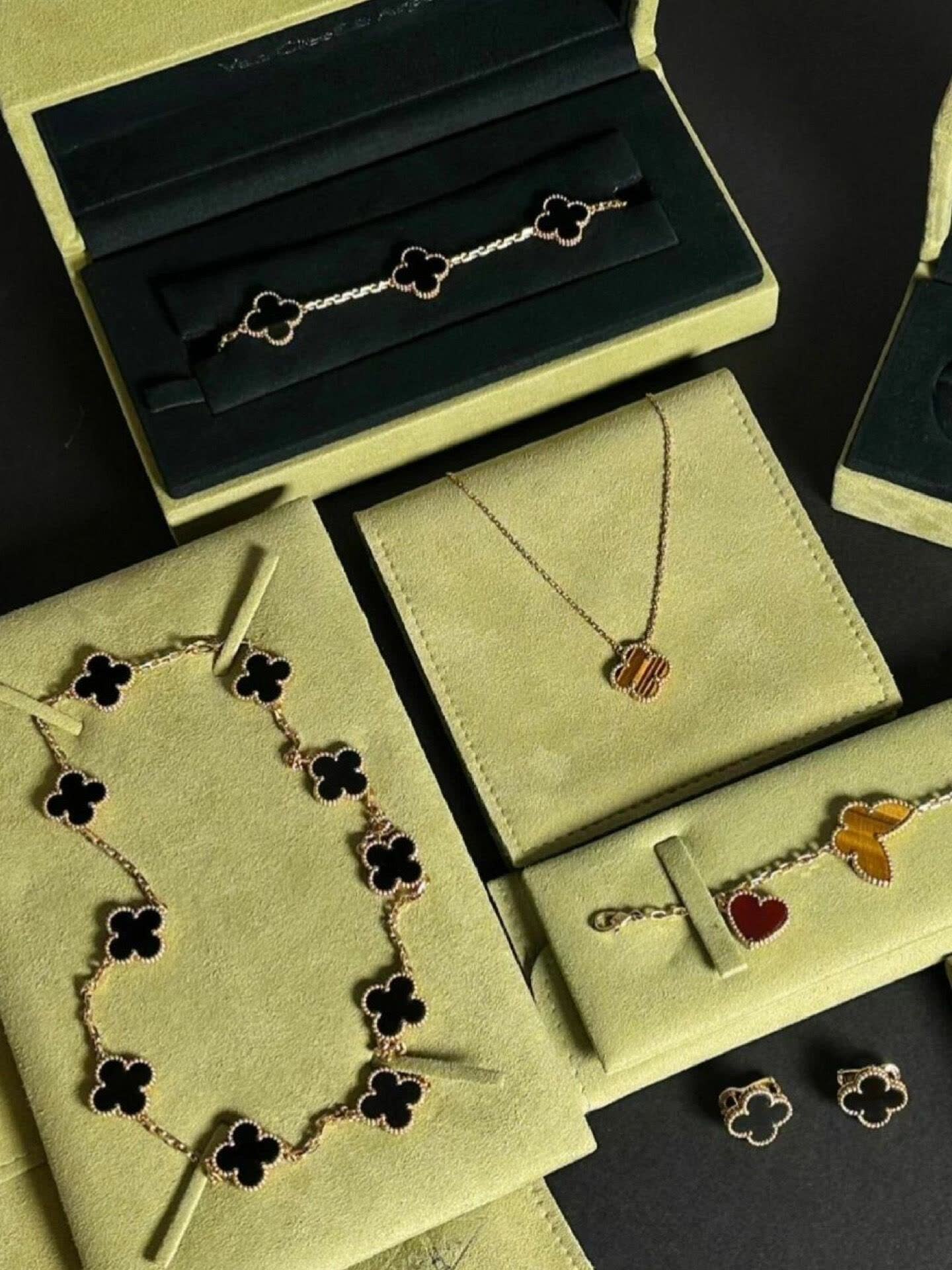 Van Cleef & Arpels Vintage Alhambra Gold and Onyx Necklace